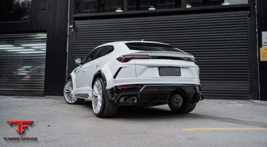 Lamborghini Urus R-Style Dry Carbon Body Kit