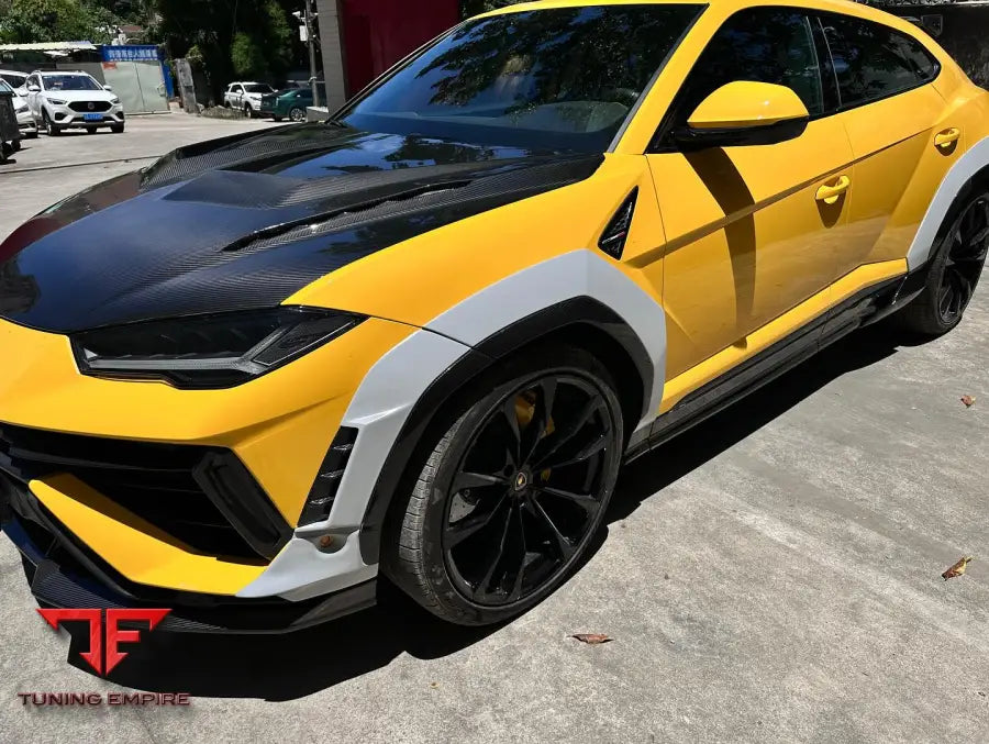 LAMBORGHINI URUS S DRY CARBON WIDE BODY KIT