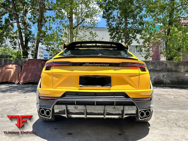 LAMBORGHINI URUS S DRY CARBON WIDE BODY KIT
