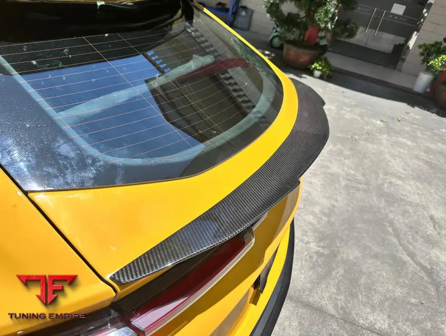 LAMBORGHINI URUS S DRY CARBON WIDE BODY KIT