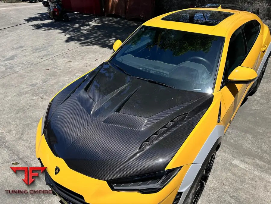 LAMBORGHINI URUS S DRY CARBON WIDE BODY KIT