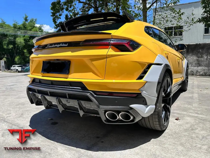 LAMBORGHINI URUS S DRY CARBON WIDE BODY KIT