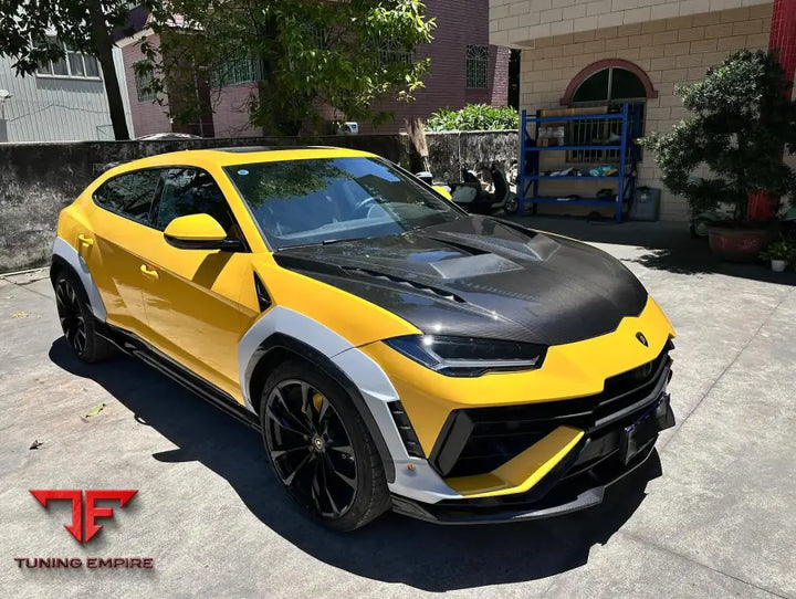 LAMBORGHINI URUS S WIDEBODY KIT WITH CARBON