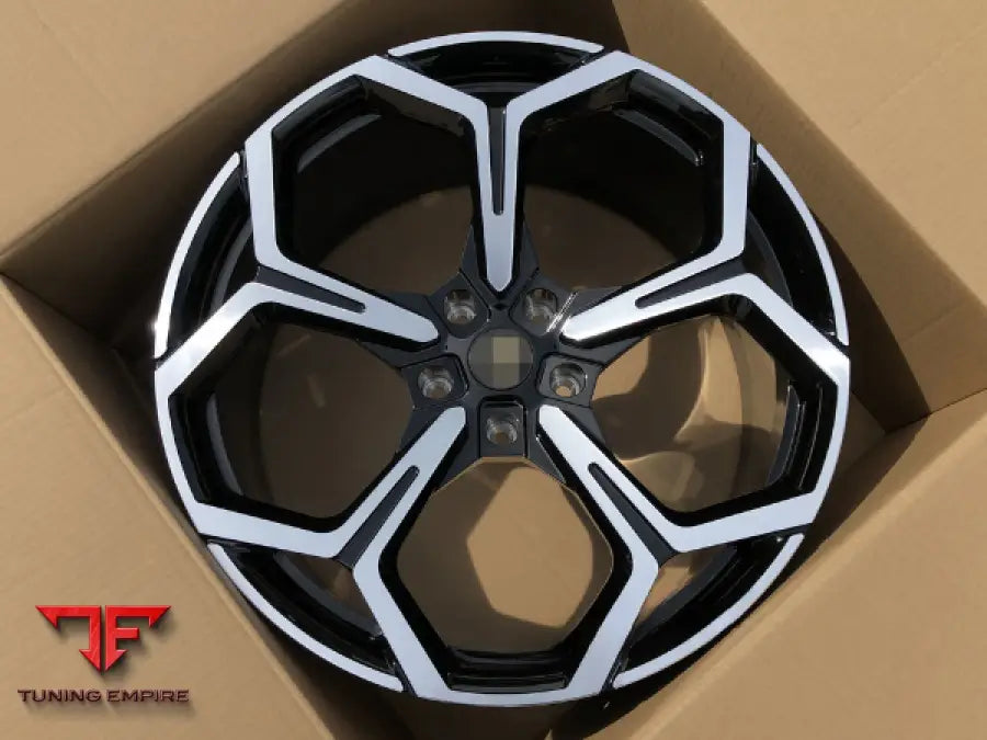 LAMBORGHINI URUS WHEELS