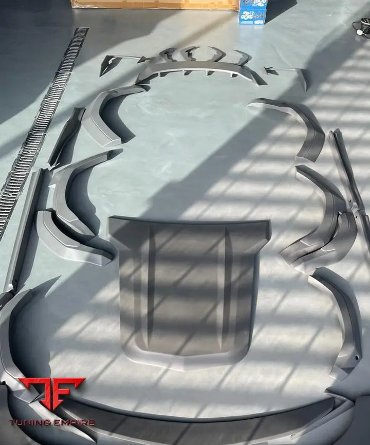 LAMBORGHINI URUS WIDEBODY