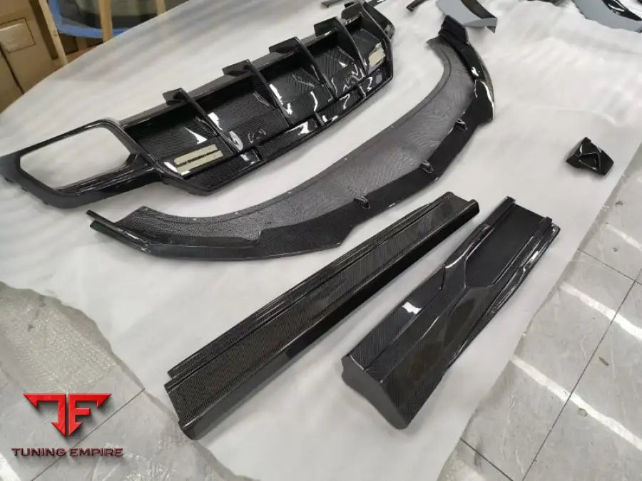 LAMBORGHINI URUS WIDEBODY KIT