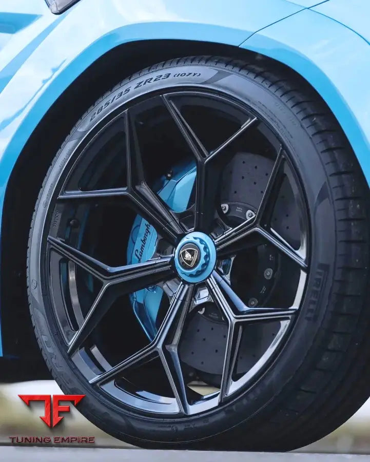 LAMBORGHINI URUS WIDEBODY KIT WITH 23’ FORGED WHEELS