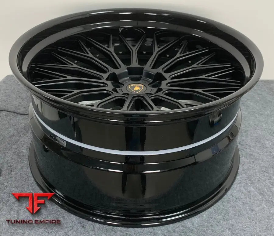 LAMBORGHININ URUS RAZOR WHEELS