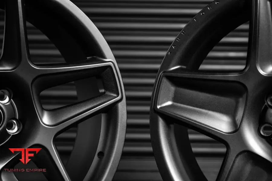 LAND ROVER DEFENDER 110 KAHN FORGED WHEELS