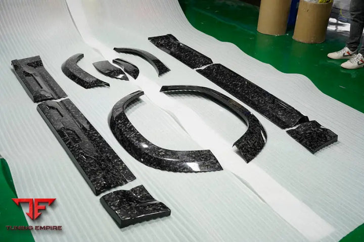 LAND ROVER DEFENDER 2021 + DRY CARBON BODY KIT