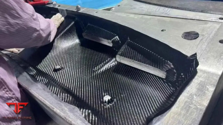 LAND ROVER DEFENDER DRY CARBON ROOF LED BAR 2020+