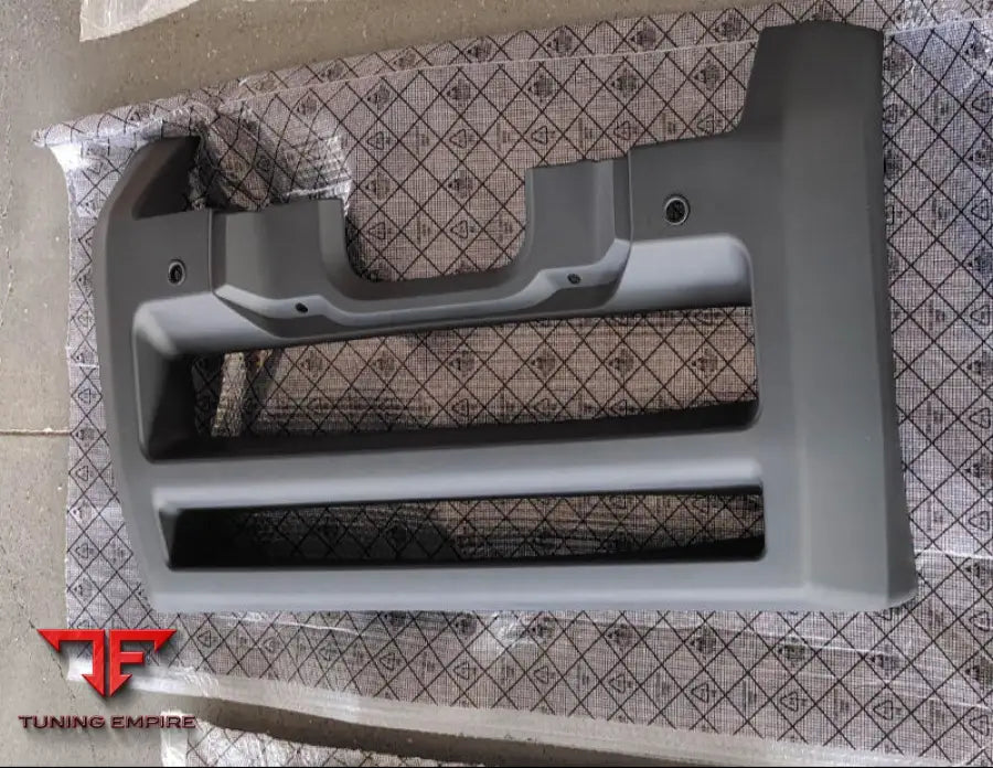 LAND ROVER DEFENDER FRONT GUARD 2021