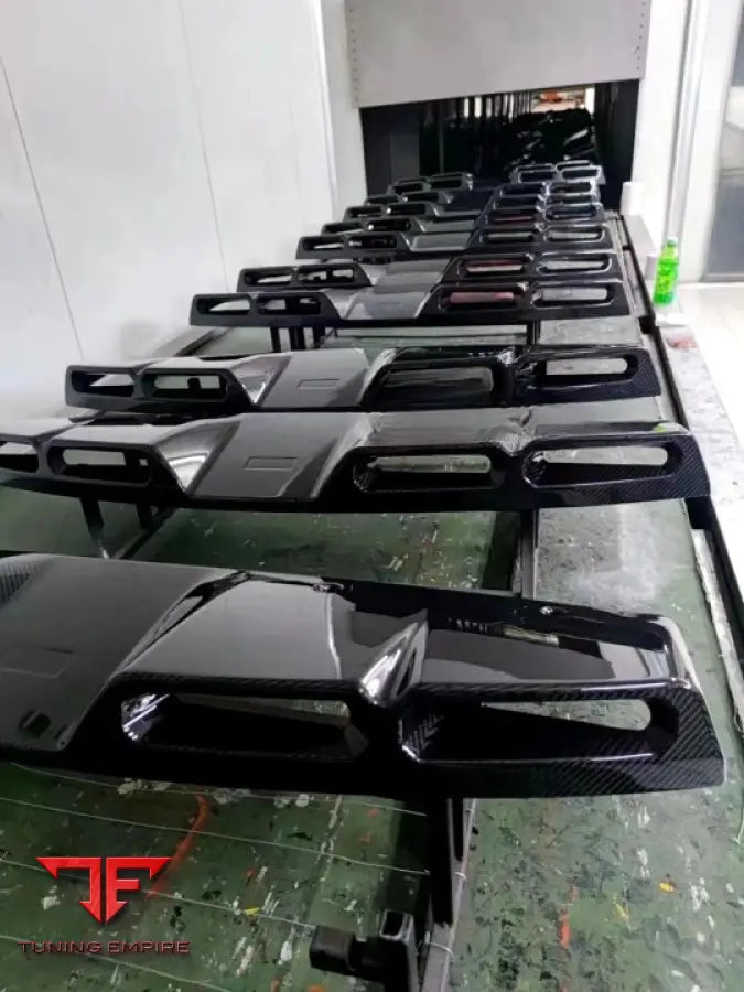 LAND ROVER DEFENDER L663 2020 + CARBON ROOF LIGHT BAR