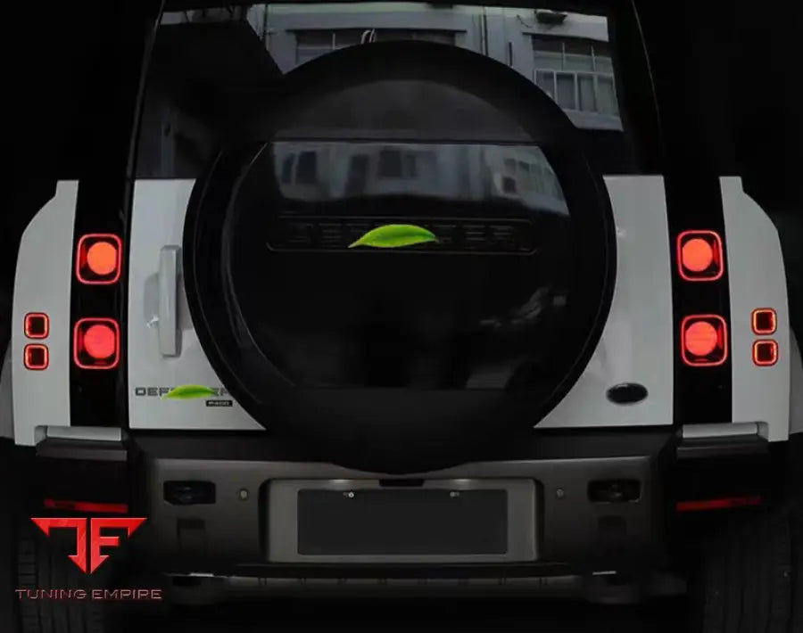 LAND ROVER DEFENDER REAR LAMPS BLACKED OUT
