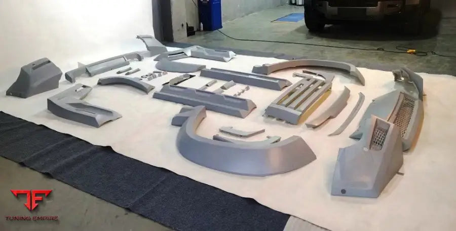 LAND ROVER DEFENDER WIDEBODY KIT