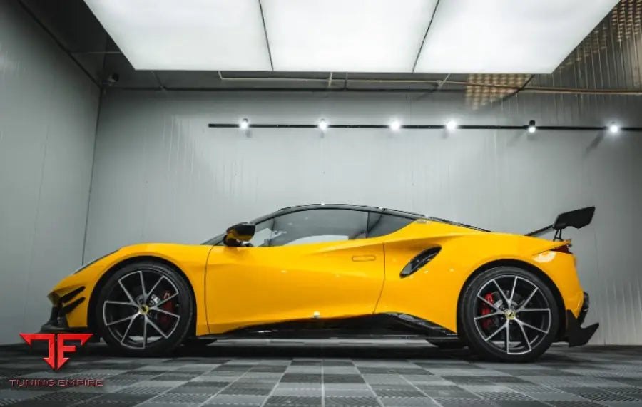 LOTUS EMIRA CARBON BODY KIT