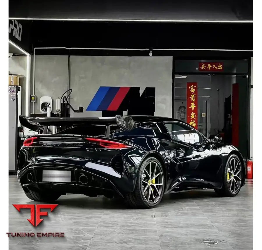 LOTUS EMIRA GT4 CARBON BODY KIT