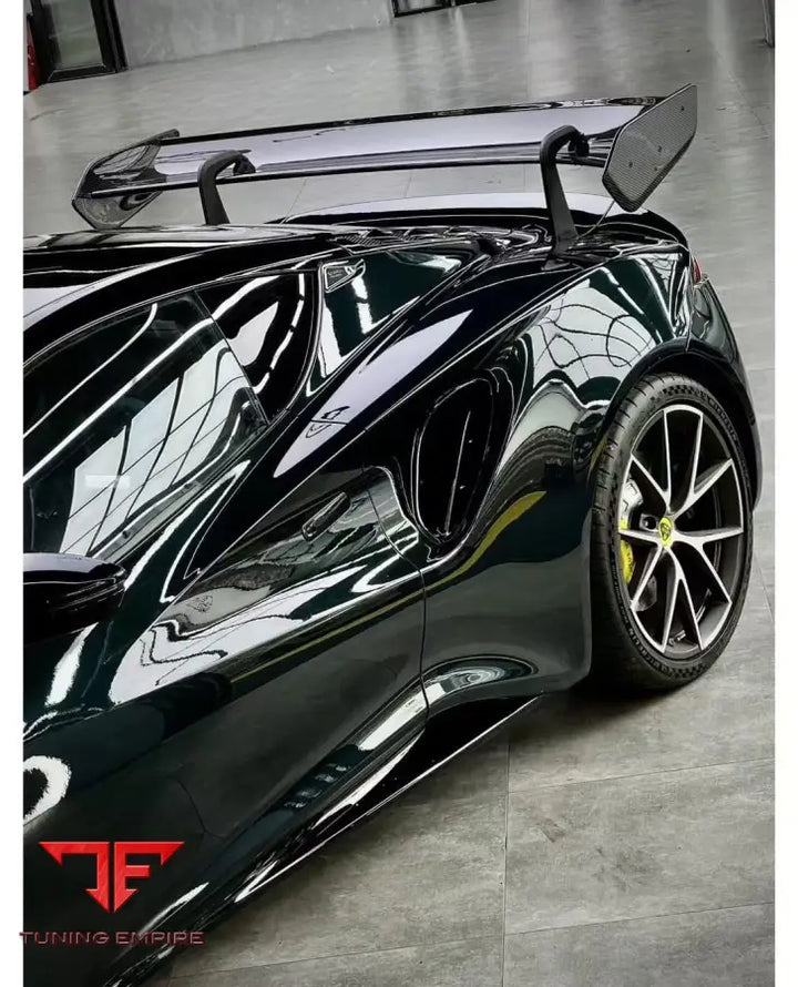 LOTUS EMIRA GT4 CARBON BODY KIT