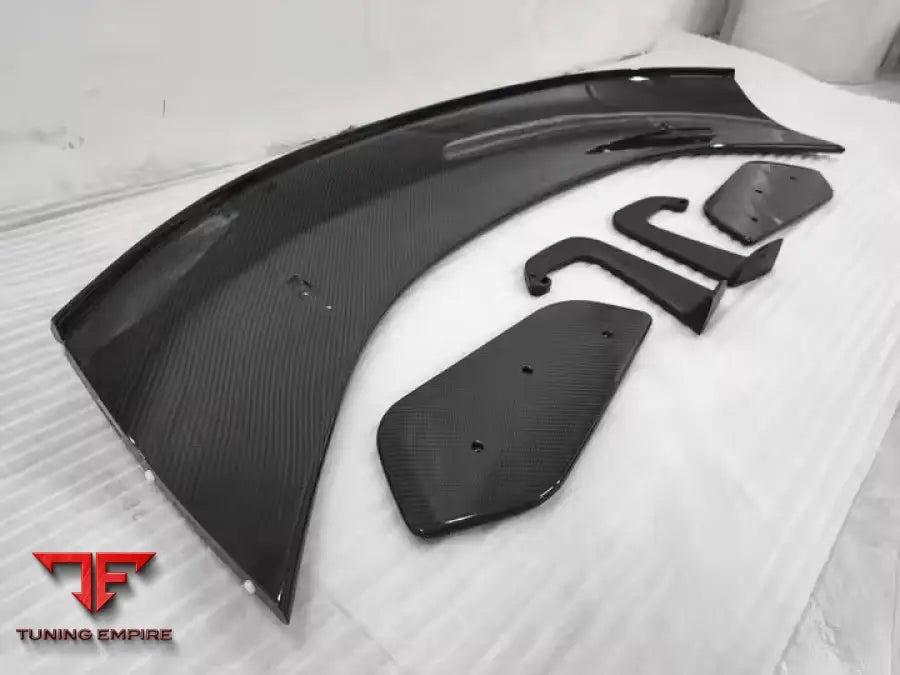 LOTUS EMIRA GT4 CARBON FIBER BODY KIT