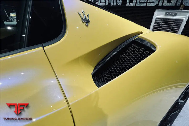MASERATI MC20 NVT STYLE DRY CARBON FIBER QUARTER PANEL SIDE VENT SCOOPS