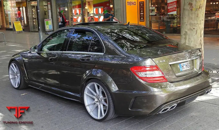 MERCEDES BENZ C CLASS W204 PRE-FACELIFT BODY KIT