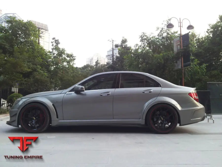 MERCEDES BENZ C CLASS W204 PRE-FACELIFT BODY KIT