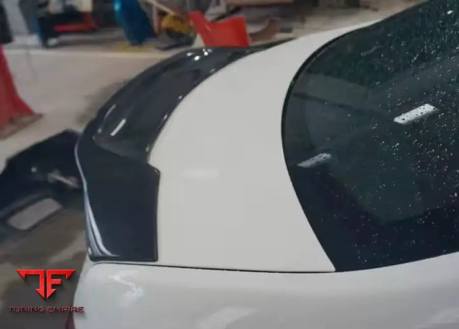 MERCEDES BENZ CLASS E W212 CARBON FIBER BODY KIT