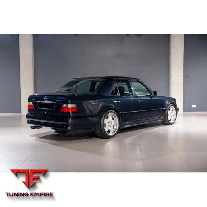 MERCEDES-BENZ W124 SEDAN AMG LOOK BODY KIT
