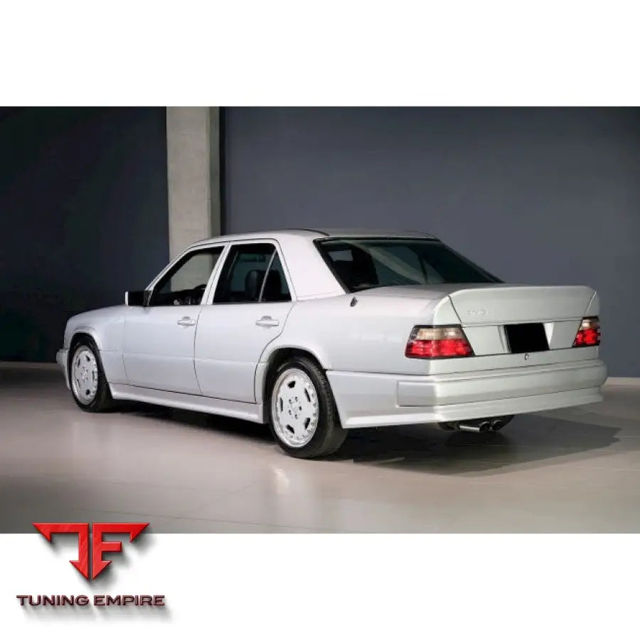 MERCEDES-BENZ W124 SEDAN AMG LOOK BODY KIT