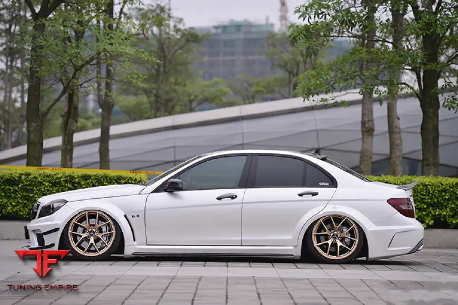 MERCEDES BENZ W204 C CLASS SEDAN BKSS STYLE WIDE FULL BODY KIT BSD