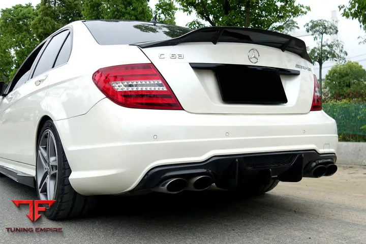 MERCEDES-BENZ W204 C63 AMG SEDAN VS STYLE CARBON FIBER REAR LIP BSD