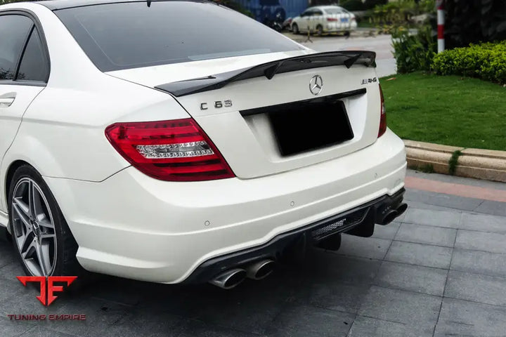 MERCEDES-BENZ W204 C63 AMG SEDAN VS STYLE CARBON FIBER REAR LIP BSD