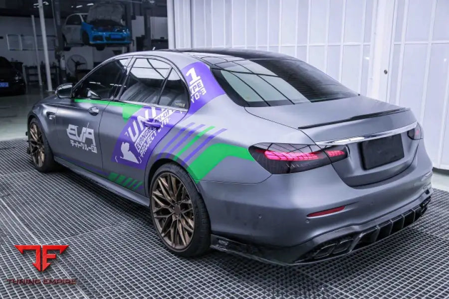 MERCEDES-BENZ W213 E63S AMG 2020 + CARBON BODY KIT