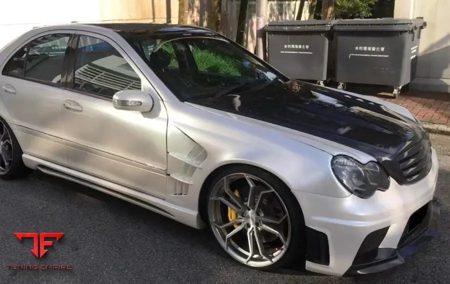 MERCEDES C-CLASS W203 BODY KIT