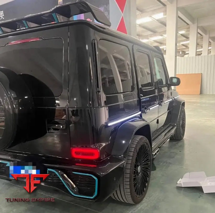 MERCEDES G63 ILLUMINATED SIDE LINE PANELS