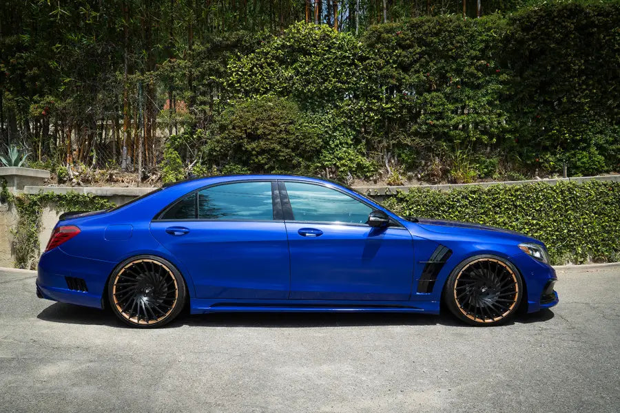 MERCEDES S-CLASS W222 BODY KIT WITH FENDERS AND LED