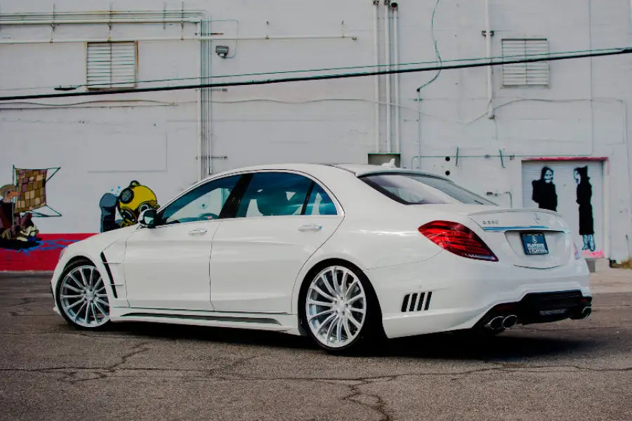MERCEDES S-CLASS W222 BODY KIT WITH FENDERS AND LED