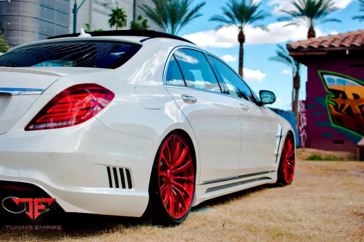 MERCEDES S-CLASS W222 BODY KIT WITH FENDERS AND LED