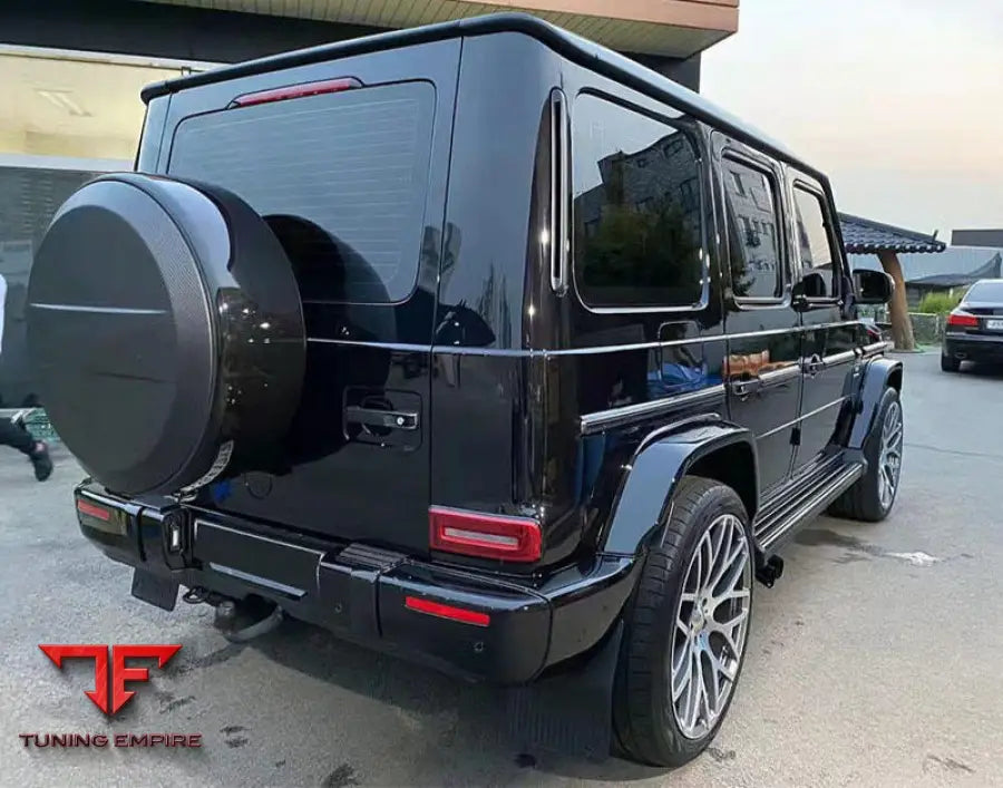 MERCEDES W464 G63 CARBON FIBER REAR TIRE COVER