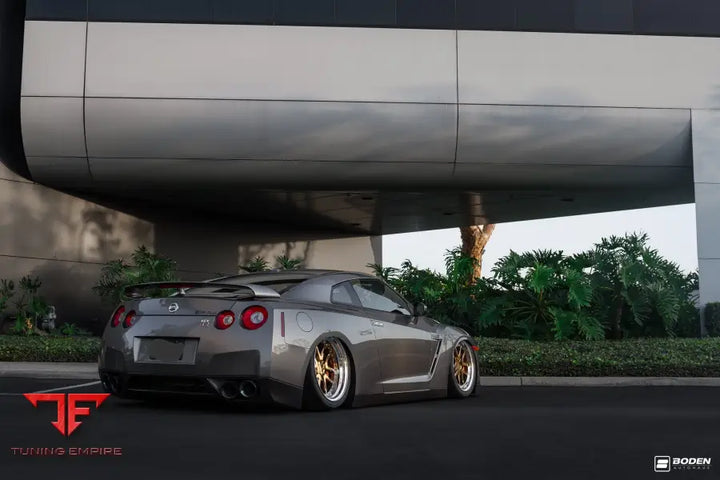 NISSAN GTR FORGED WHEELS AND EXHAUST SYSTEM