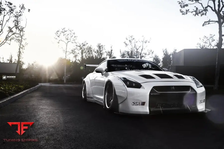 NISSAN GTR FORGED WHEELS AND EXHAUST SYSTEM