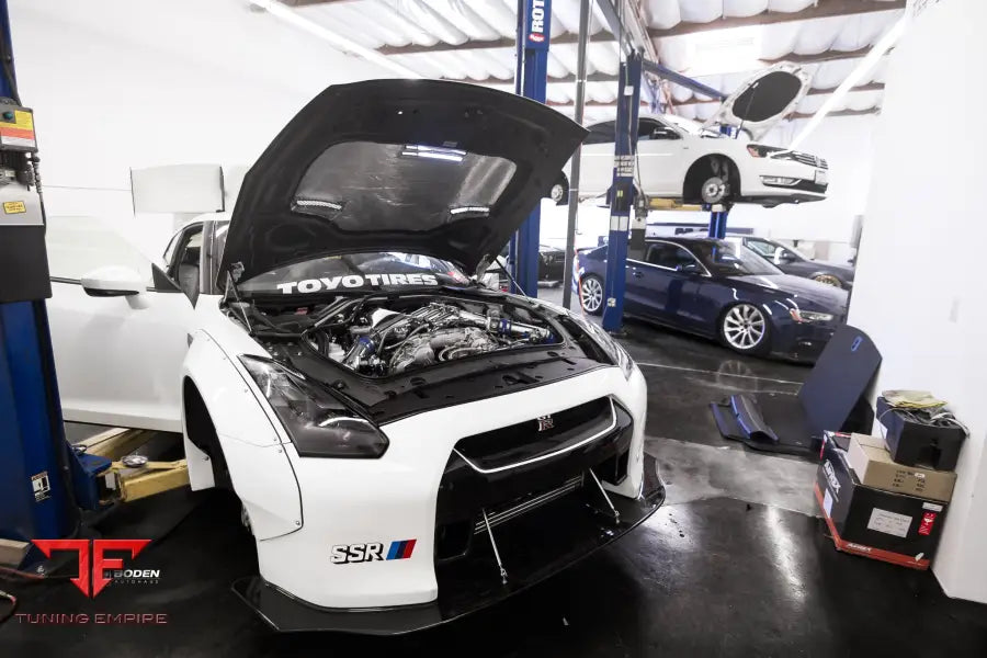 NISSAN GTR FORGED WHEELS AND EXHAUST SYSTEM