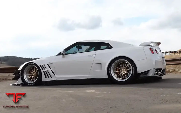 NISSAN GTR R35 BODY KIT