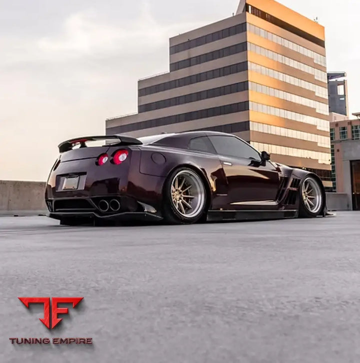 NISSAN GTR R35 BODY KIT
