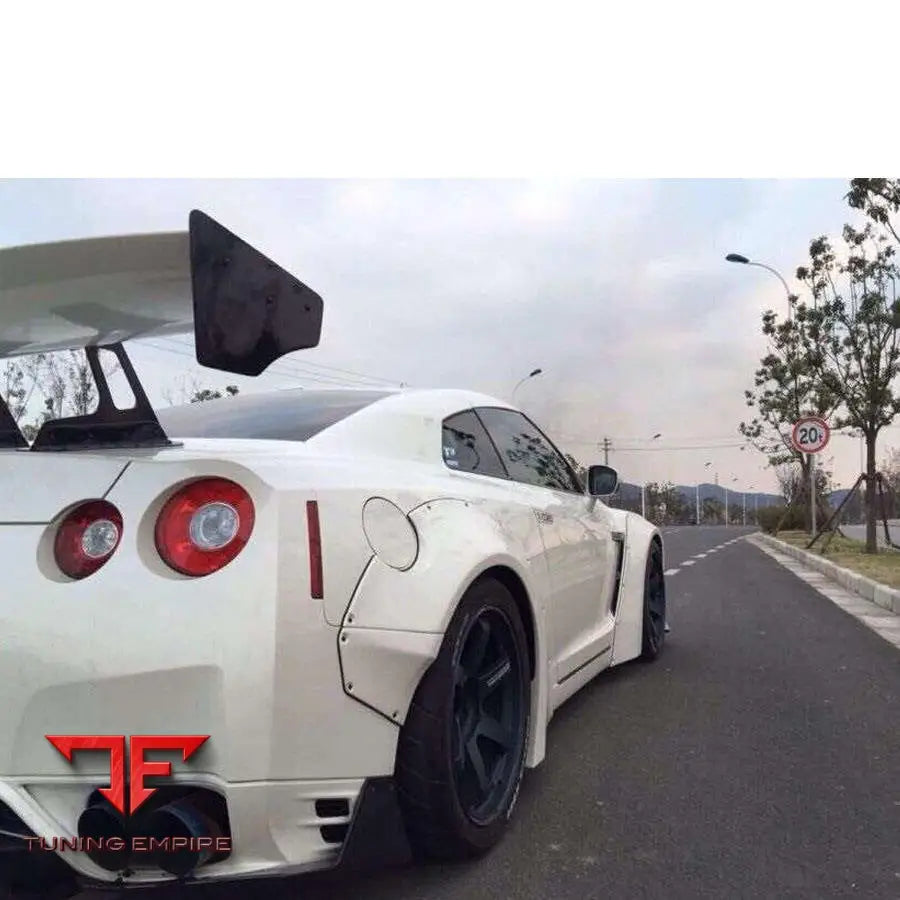 NISSAN GTR R35 BODY KIT