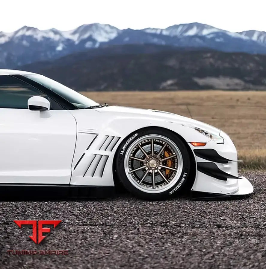 NISSAN GTR R35 BODY KIT