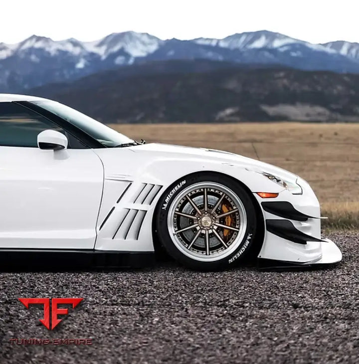 NISSAN GTR R35 BODY KIT