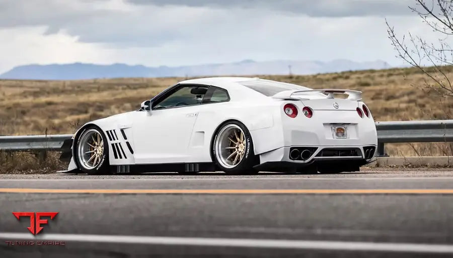 NISSAN GTR R35 BODY KIT