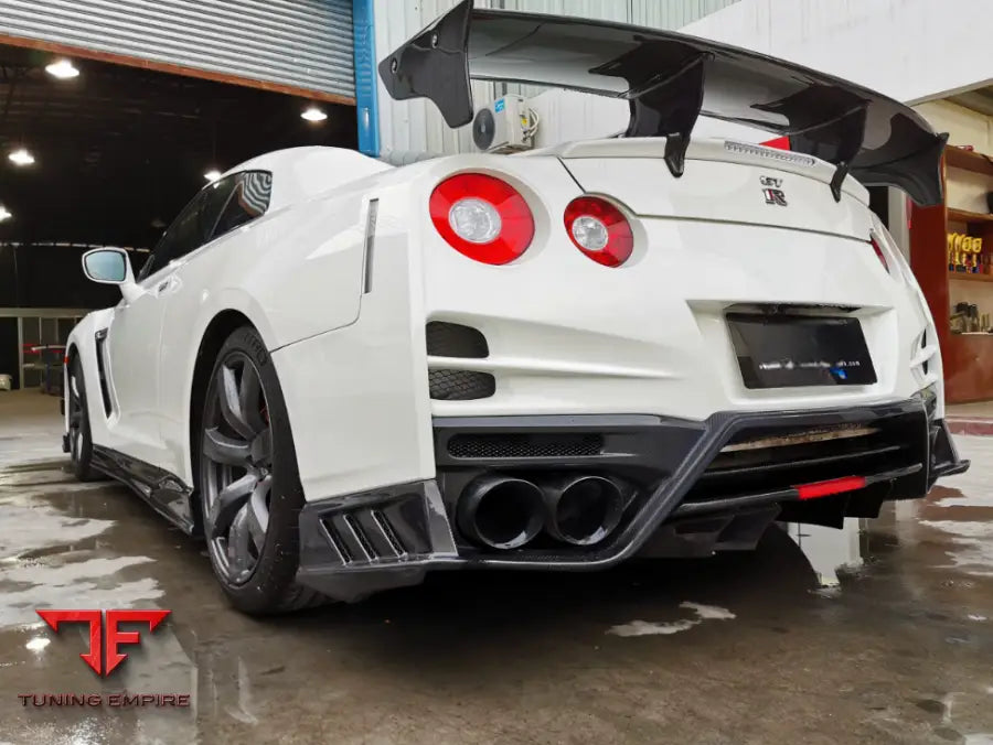 NISSAN GTR R35 CARBON BODY KIT