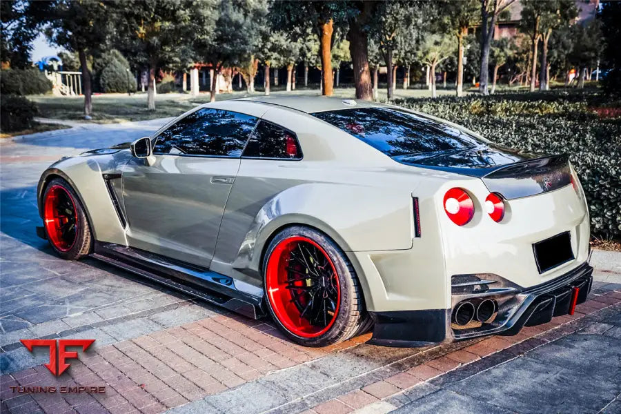NISSAN GTR R35 CBA & DBA & EBA BKSSII STYLE REAR BUMPER WITH DIFFUSER & LED LIGHT BSD